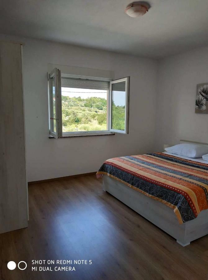 Apartments Patalic Лопар Екстер'єр фото